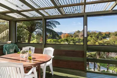 Image de Plaisir en famille au bord du lac - Maison de vacances du lac Tarawera