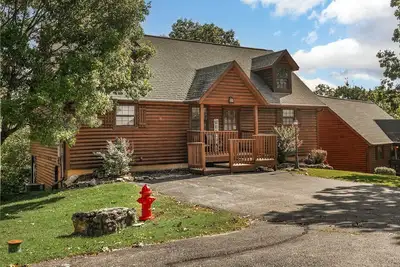 Image de Incroyable trouvaille! Quatre maîtres, trois piscines, deux espaces de vie - le luxe au cœur des Ozarks! -11