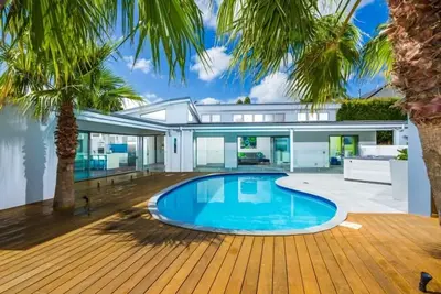 Image de Paradis de luxe au bord de la mer