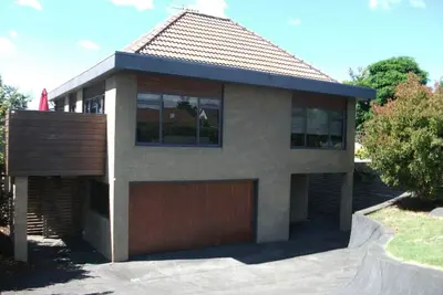 Image de Spacieux kiwi bach à 2 Mile Bay - WiFi inclus