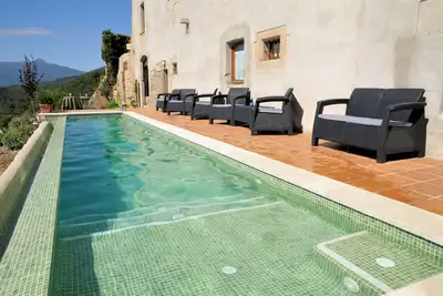 Image de Magnificent castle on a mountain with private pool and scenic nature