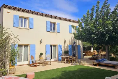 Image de Grande bastide piscine, Spa, terrasse, jardin, accès Wifi à 5 min de Sanary