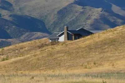 Image de Vignoble et vue sur la montagne