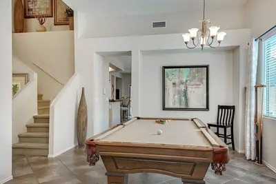 Image de Maison confortable nichée entre N. Phoenix et les montagnes de l'hymne