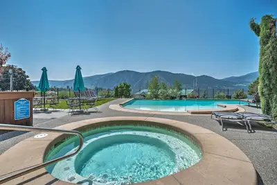 Image de Nouveau! Condo Resort sur le lac Chelan avec piscine à débordement!