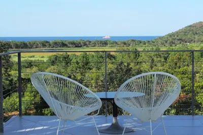 Image de Villa design luxe vue mer plage Pinarello Ste-Lucie Porto-Vecchio dans la nature