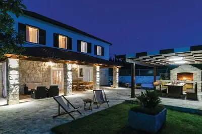 Image de Villa Ucovic - Villa 5 chambres avec terrasse et piscine
