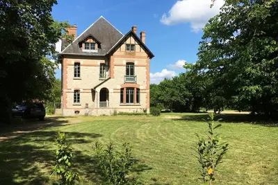 Image de Maison de famille avec piscine au coeur de la \"Sologne des Étangs\"