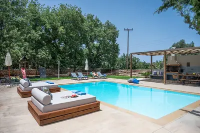 Image de Luxueuse villa de 5 chambres, barbecue, piscine privée!