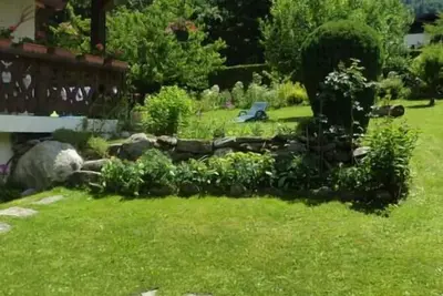 Image de Studio tout équipé dans un chalet au calme. Jardin privatif