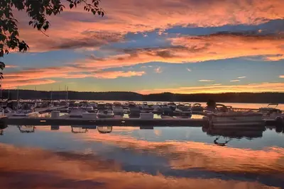 Image de 3. 5 Bed 2 Bath Condo au coeur de McCall - aller à tout et vue sur le lac!