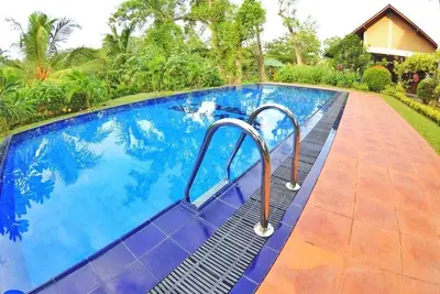 Image de Villa pieds dans l'eau avec piscine extérieure (12p)
