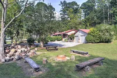 Image de Vintage Home w / Fire Pit - 5. 5 Mi au lac Kentucky!