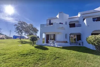 Image de 3 Chambres / 2 Bains Rez-de-chaussée Piscine -Wifi gratuit + Uk tv Clube Albufeira