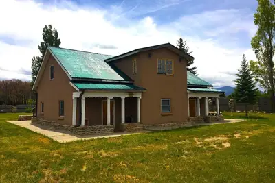 Image de The Opus House - Une sérénité paisible le long de la route menant à Taos Scenic Byway