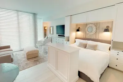 Image de Promo D'ÉTÉ! A présent, 20% de rabais sur les studios de design en peluche sur la plage Seven Mile