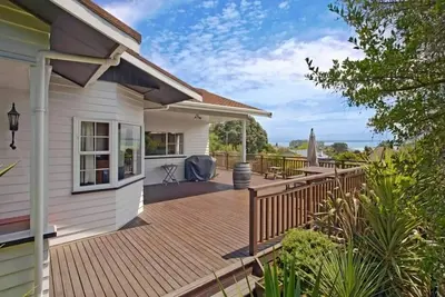 Image de Bisley Holiday House overlooks Nelson’s beautiful Tahunanui