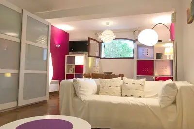 Image de Studio 37 m2 - plage 6mn à pieds - parking - confort - calme - central