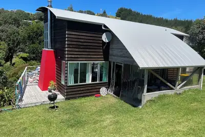 Image de Bach de conception architecturale dans un cul de sac calme