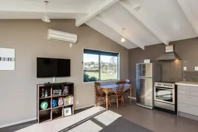 Image de Maison au bord du parc avec wifi haut débit gratuit