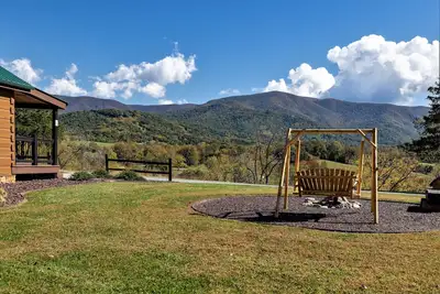 Hawksbill Retreat Cabin 6, bain à remous, vue sur la montagne, près de Luray Va