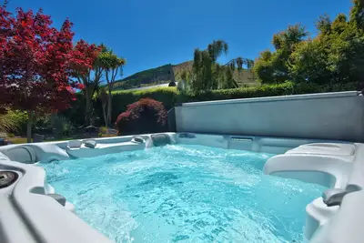 Image de Chalet Qt (avec piscine spa - près de la ville et du champ de ski)