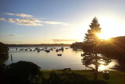 Image de Kerikeri, Baie des Îles - Grande maison côtière dans une baie privée avec accès à la plage