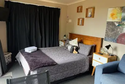 Image de Wifi gratuit / petit déjeuner, propre, studio privé Greymouth