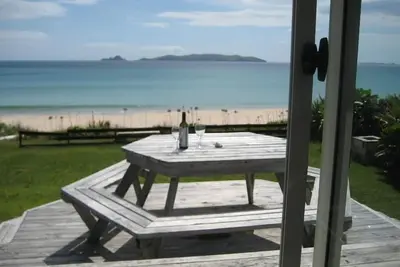 Image de Maison confortable en bord de mer dans la baie de Taupo.