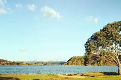 Image de Juste une courte promenade à l'eau ou en ville