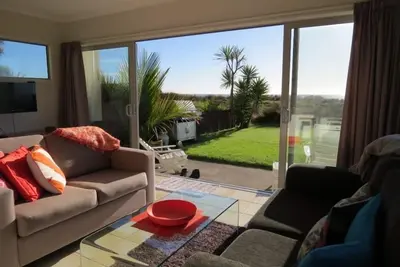 Image de Absolute Beachfront Apartment