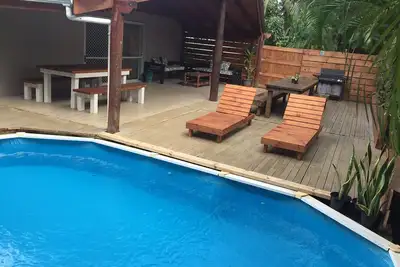 Image de Maison de vacances isolée avec piscine