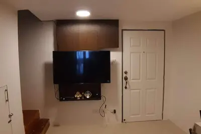 Image de Condo de type loft confortable avec Aircon, Internet et Netflix