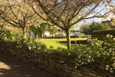 Image de Maison de campagne élégante dans un cadre tranquille