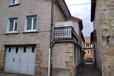 Image de maison dans village pittoresque