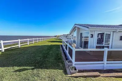 Image de Pavillon de luxe avec vue Full sur la mer et une vue imprenable à Hopton ref 80055