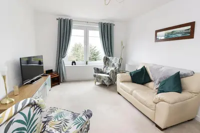 Macs Place, Largs