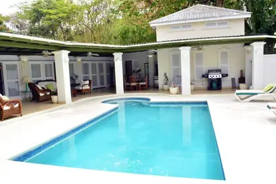 Image de Villa de 5 chambres avec piscine. . , 10 couchages