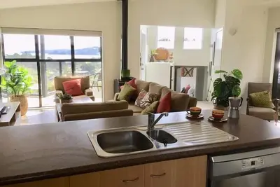 Image de Maison spacieuse et familiale avec vue sur la mer