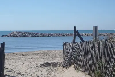 Image de les pieds dans l'eau pour ce charmant studio, situé entre plage et Camargue