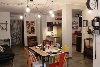 Image de La maison de chien noire: Tous les nouveaux appartements rétro et industriel près de Bari