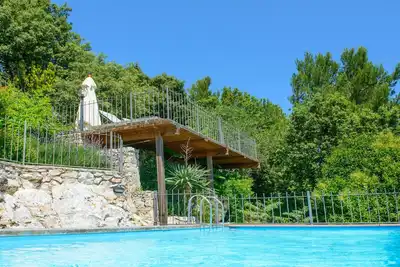 Image de Villa de luxe piscine chauffée privée vue sur la mer proche des villes perchées.
