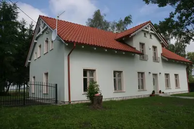 House, datant du XIXe siècle, avec le jardin, sauna et jacuzzi, vieux village polonais