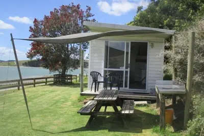 Image de Retraite au bord de l'eau sur le port de Kaipara