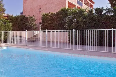 Image de Région de Nice, deux pas des plages, du Vieux Nice, très privé et calme, Piscine