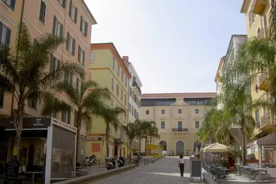 Image de Bel F3 centre ville avec garage privé