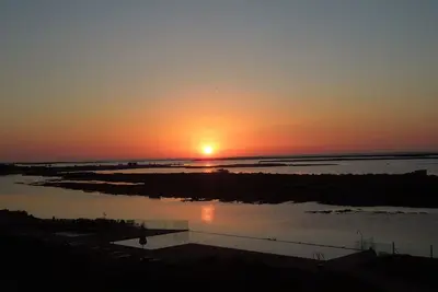 Image de A beautiful one bedroom apartment - right on the waterfront in the Ria Formosa.
