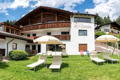 Image de Résidence avec piscine intérieure et un sauna dans un endroit unique et tranquille