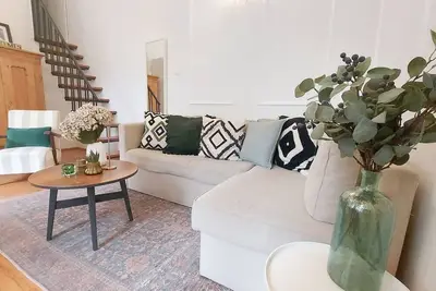 Image de Appartement stylé au coeur de la ville 2-5 personnes Salon 2 chambres