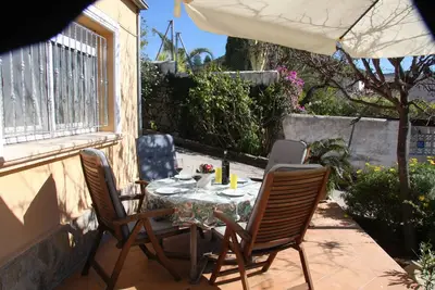 Image de Charmant appartement entouré d'un jardin méditerranéen luxuriant